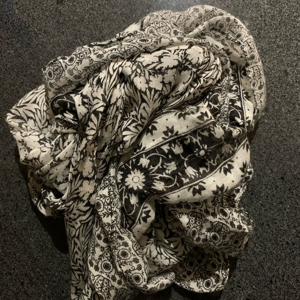 Printed Floral Scarf in Black and White - Not Enclosed